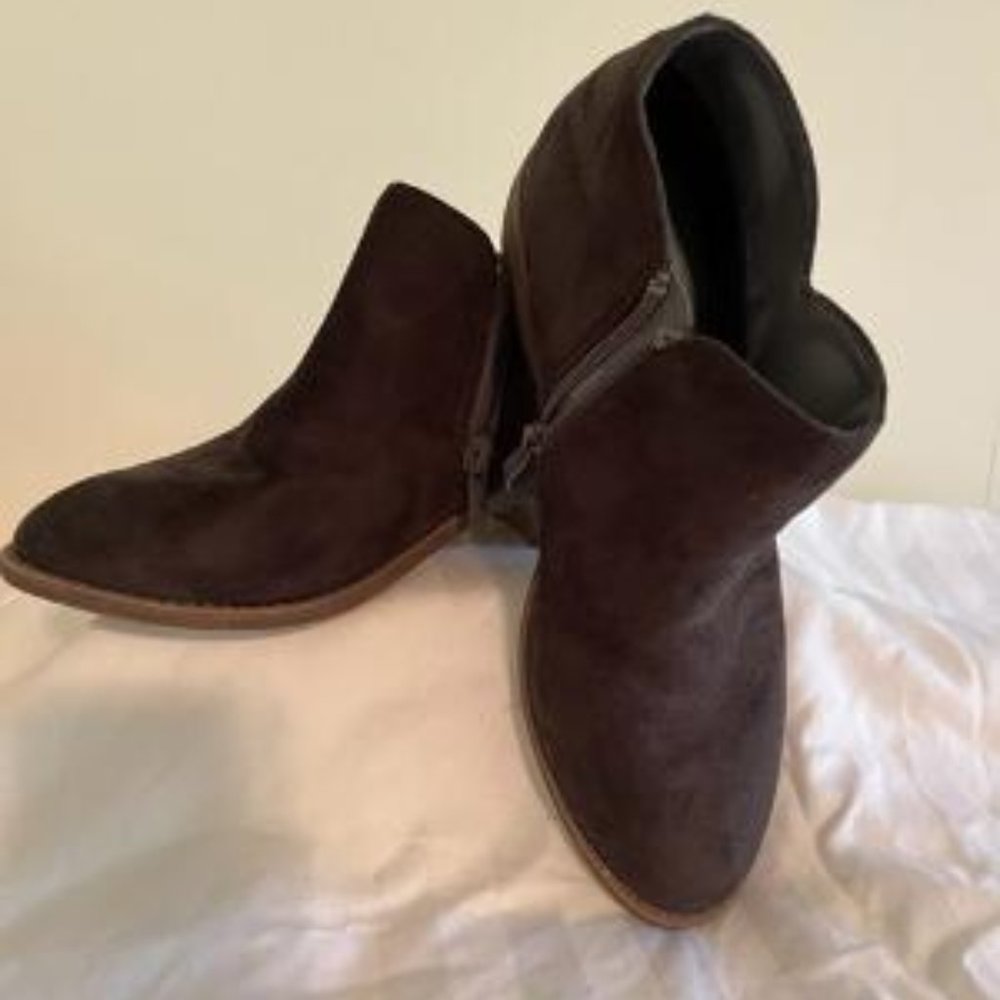 Chocolate brown suede side zip booties, 6.5M like new